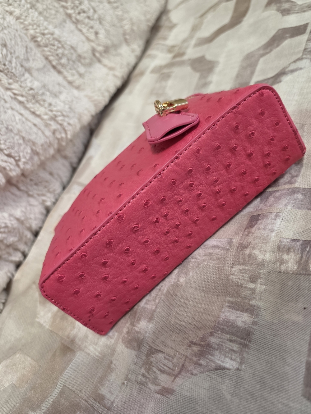 SHEIN Hot Pink Ostrich-Texture Mini Top Handle Bag with Gold Hardware - Picture 6 of 9